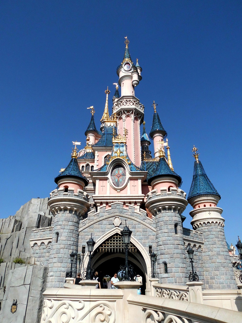 Acheter un billet pour Disneyland Paris via son comité d’entreprise : guide pratique 2025